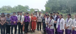 हस्तिनापुर में सुभारती यूनिवर्सिटी के डॉक्टरों और विद्यार्थियों ने चलाया स्वच्छता अभियान, मध्यगंगा नहर से निकाली गंदगी