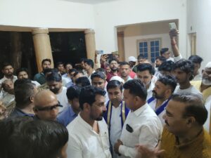 सांसद बनने के बाद पहली बार हस्तिनापुर पहुंचे चंद्रशेखर आज़ाद, देर रात PWD गेस्ट हाउस में सुनीं कार्यकर्ताओं की समस्याएं