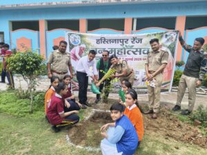 जादू के मंच से गूंजा पर्यावरण संरक्षण का संदेश, बच्चों ने लिया वृक्षों की सुरक्षा का संकल्प